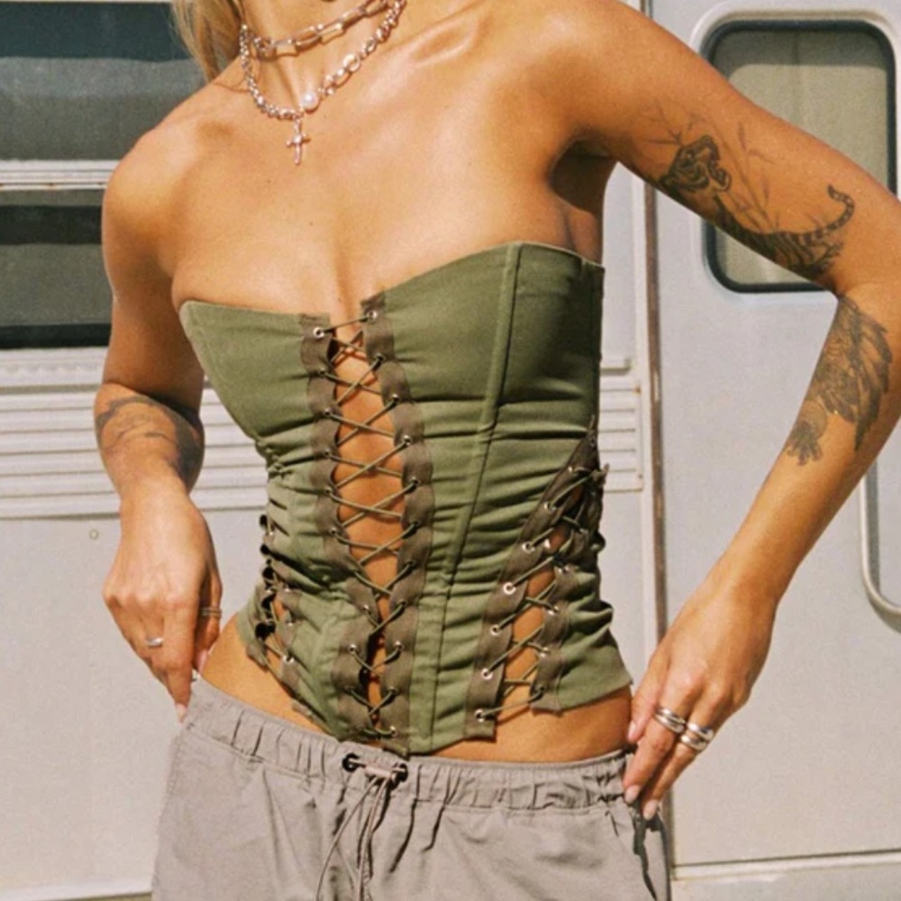 green corset top 🌿